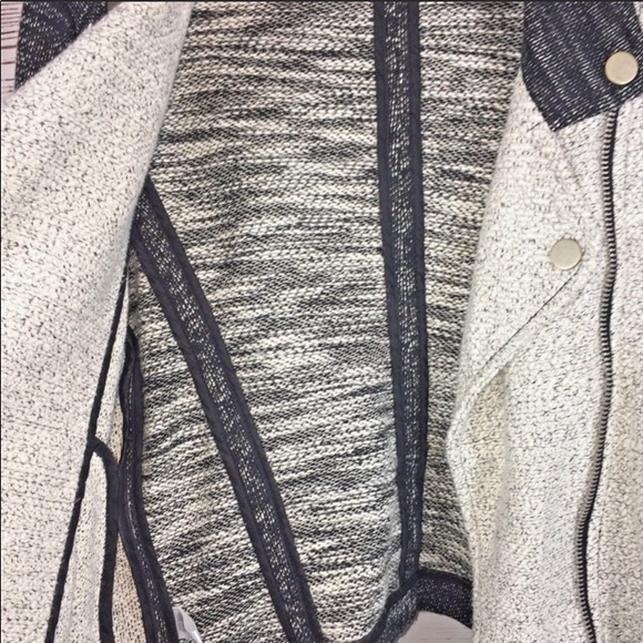 Host Pick 💕 Lou and Grey moto jacket size small - Picture 4 of 9